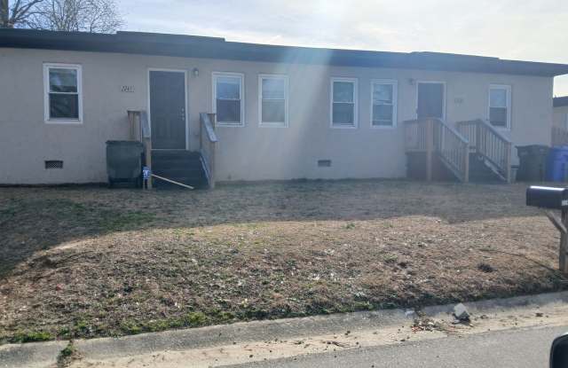 2 Bedroom 1 Bathroom Duplex Available NOW! photos photos