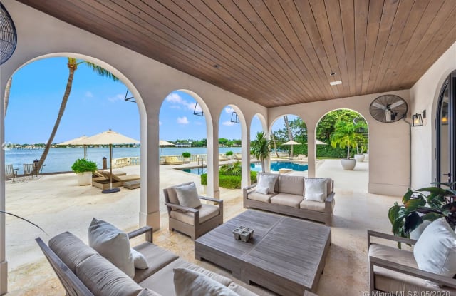 5980 N Bay Rd - 5980 North Bay Road, Miami Beach, FL 33140