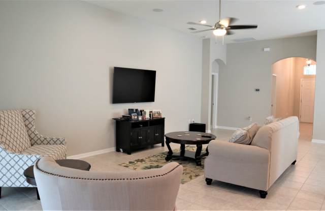 34023 Pickford Ct Gallery 4
