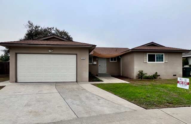 $2,495 Sierra  Cedar, 4 bedroom House - Fresno / Spacious Backyard / Fresh Paint / New Floors photos photos