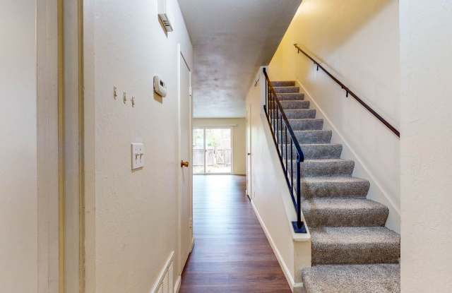 Charming 2 bedroom 1.5 Condo in  Deer Meadow!  Community includes pool and basket ball court, Water and Garbage included! Gallery 4