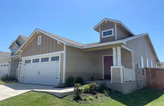 Look  Lease Special - $500 Off First Month - Deposit Free Option - Move in by February 14th with 13 month lease  Acceptable credit. photos photos