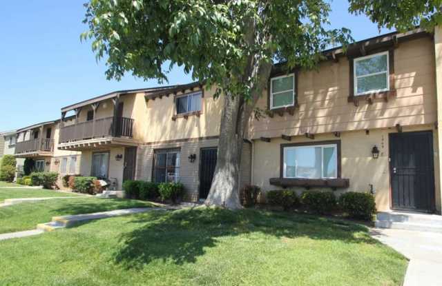Spacious 3-Bedroom Townhome with Garage and Assigned Parking in San Ysidro photos photos Spacious 3-Bedroom Townhome with Garage and Assigned Parking in San Ysidro photos photos