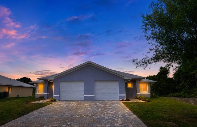 Spacious 3-Bedroom Home with Private Lanai & Prime Location! Gallery 1