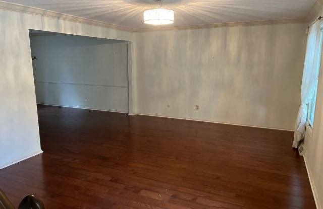 Beautifully updated 4bdrm/2.5bath home available in Westlake! Gallery 3
