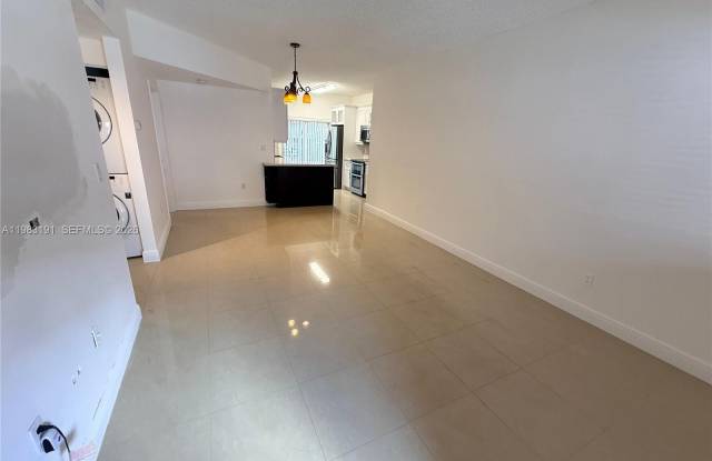 8025 Lake Dr photos photos