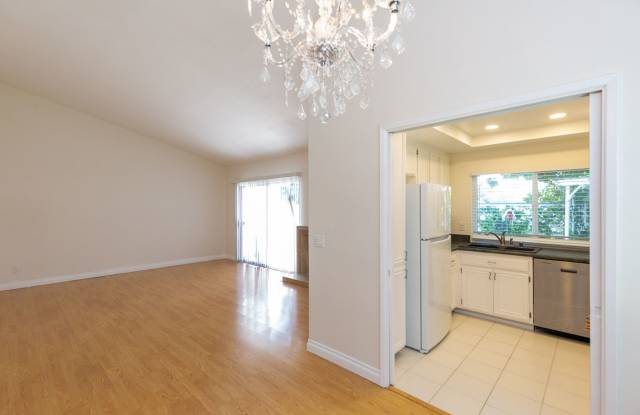 ***STUNNING SAN MARCOS 2/BED 2/ BATH HOME***PET FRIENDLY***SOLAR***HARDWOOD FLOORS***2 CAR GARAGE*** photos photos