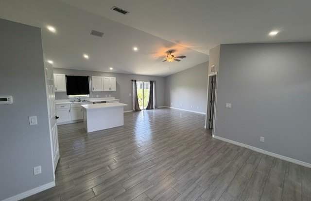 3010 67th Street W Gallery 2