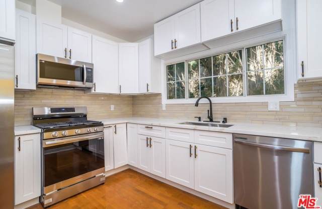 152 S Wetherly Dr Gallery 4
