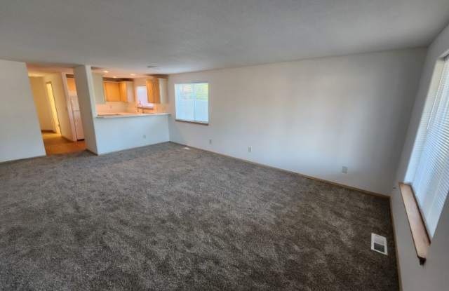 6716 SE Woodstock - 6716 Southeast Woodstock Boulevard, Portland, OR 97206 6716 SE Woodstock - 6716 Southeast Woodstock Boulevard, Portland, OR 97206