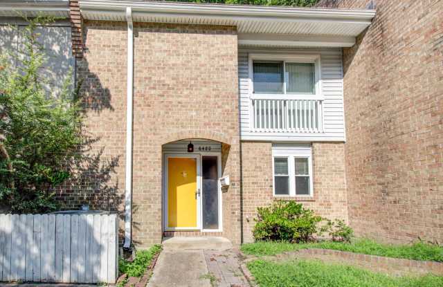Townhome in College Park Area of Virginia Beach Gallery 4