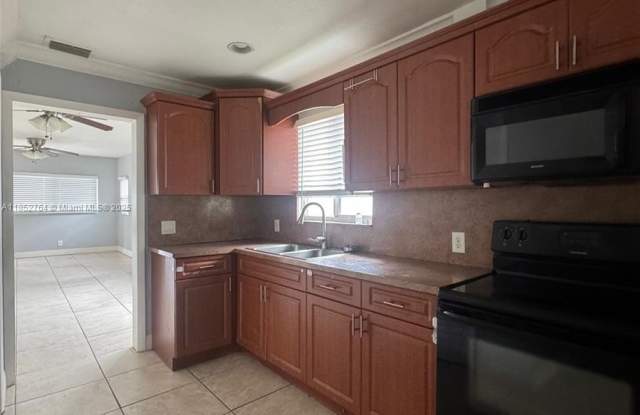 258 E 12th St photos photos