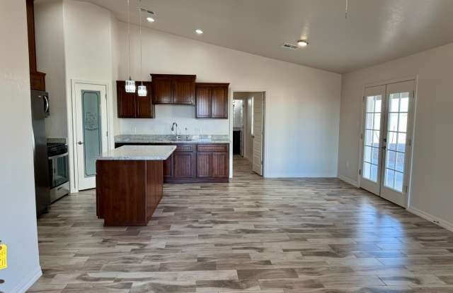Newer Four Bedroom Three Bath Home in San Luis AZ. Gallery 4