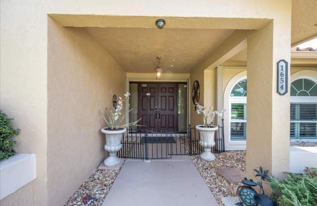 1654 Farmington Circle Gallery 4