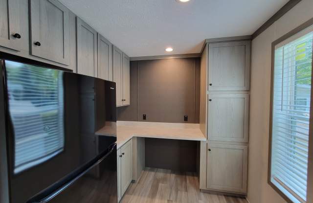 9715 Marina Cr Gallery 4