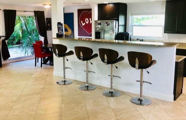 5124 Venetian Blvd NE Gallery 4