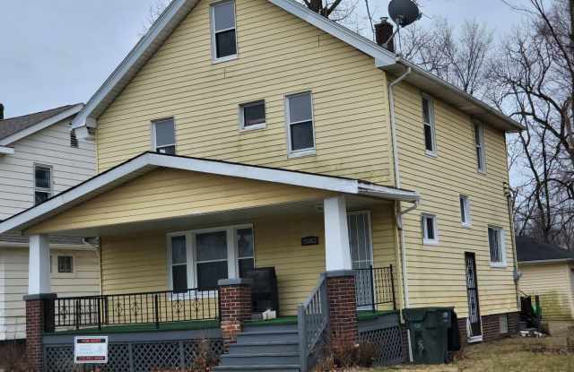 4 bedroom 2 bath with 2 car Garage photos photos