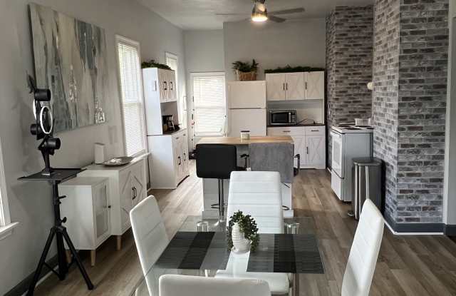 6077 Linwood St photos photos