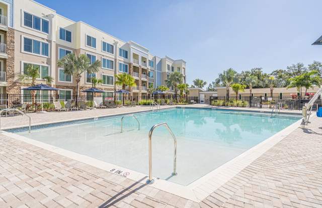 Sandpiper Glen 62+ Apartments - Senior & Affordable Housing Gallery 4