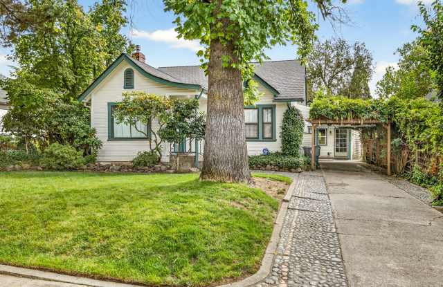 1306 Reddy Avenue - 1306 Reddy Avenue, Medford, OR 97504