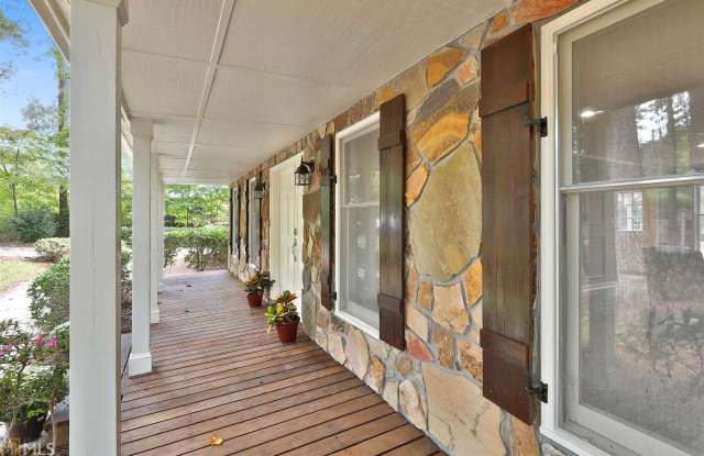 100 Fieldstone Ln Gallery 2