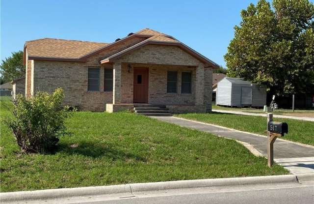 517 W Highland Ave - 517 West Highland Avenue, Aransas Pass, TX 78336