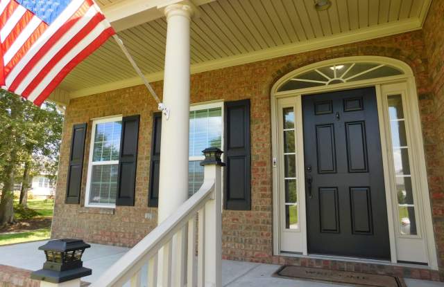 101 Staffordshire Drive in the very desirable Hunters Ridge photos photos