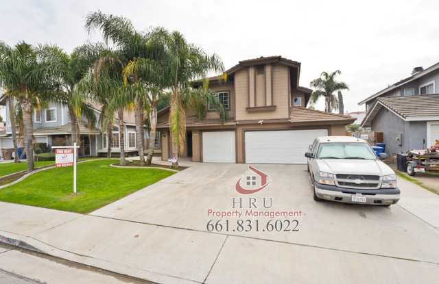 SW-4 bed/3 bath + pool house - 10605 Galway Bay Drive, Bakersfield, CA 93311