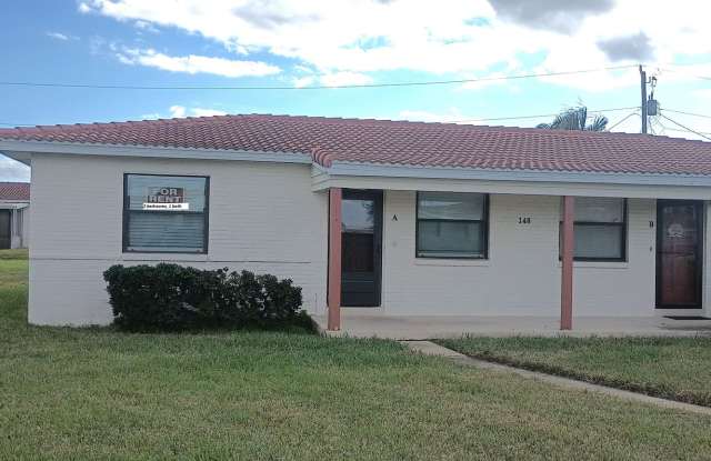 Cozy 2 bedroom duplex near the ocean photos photos