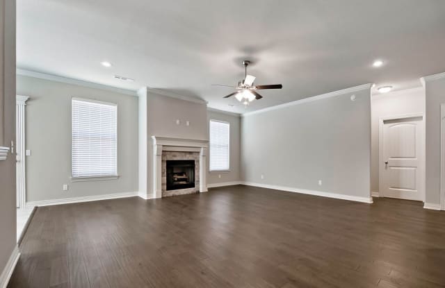 LARGE FAMILY LIVING - BEAUTIFULLY HOME - PRIME BENTONVILLE LOCATION photos photos