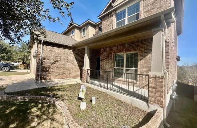 Fantastic Location ~ Convenient to Lackland, great restaurants ~ Room to Spread out! Gallery 3