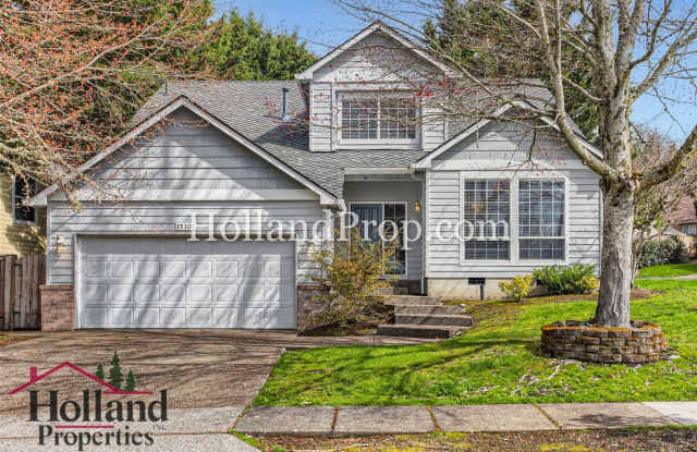 Beautiful 3-Bedroom Home with Dual Living Spaces & Private Backyard photos photos