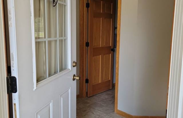 3 Bedroom Townhouse - Middle Unit Gallery 4