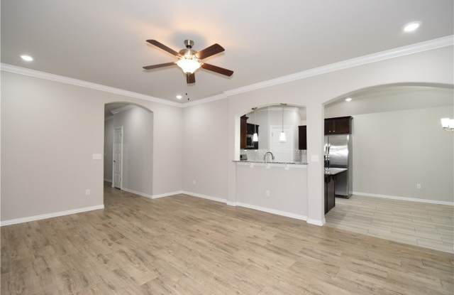 931 Lakeview Drive Gallery 4