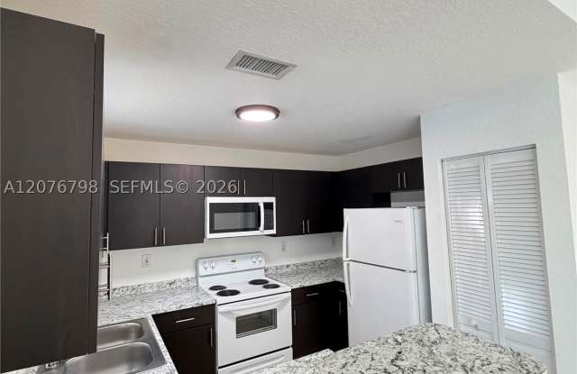 923 SE 16th Ct Gallery 3