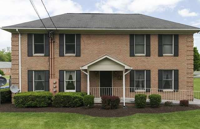 907 ROYAL AVENUE N - 907 North Royal Avenue, Front Royal, VA 22630