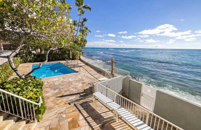 Large 2bd/2ba with parking on the Gold Coast with direct beach access Gallery 4