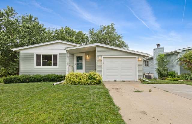 Fully Remodeled South Lincoln 4 Bedroom photos photos