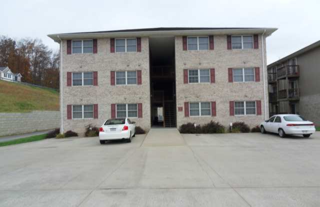 2 Bedroom, 2 Bath Condo in Med Center area - Available 08/07/2025 (Pictures are NOT of this exact unit) - 632 Creekside Drive, Monongalia County, WV 26508