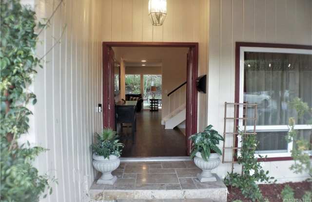 2467 Leaflock Avenue Gallery 2