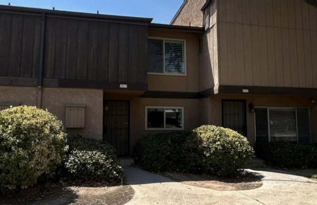 2 Bedroom 1.5 Bath Townhome Available in South Redlands! photos photos