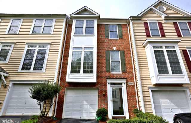 4038 FAIRFAX CENTER HUNT TRAIL - 4038 Fairfax Center Hunt Trail, Fair Oaks, VA 22030