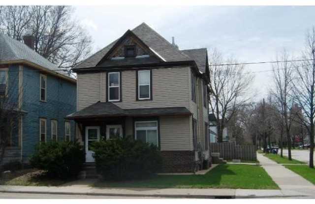 1002 Lowry Avenue NE - Lower photos photos
