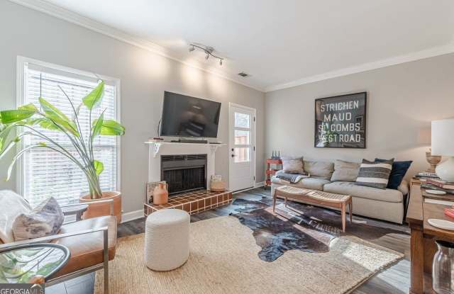 656 Park Village Drive NE Gallery 3