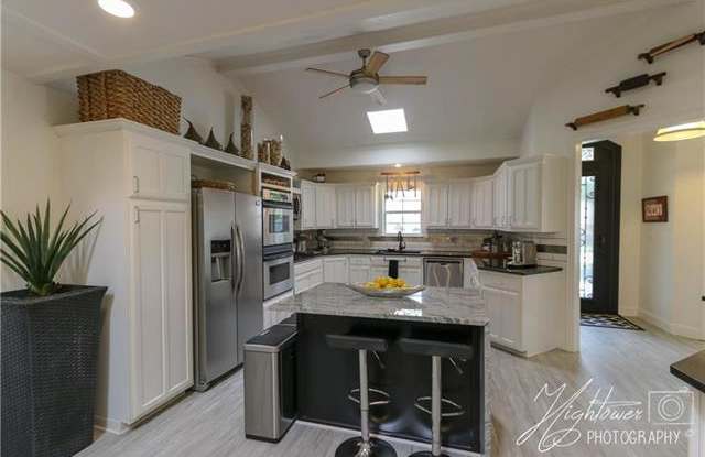6802 Meadow Road Gallery 4