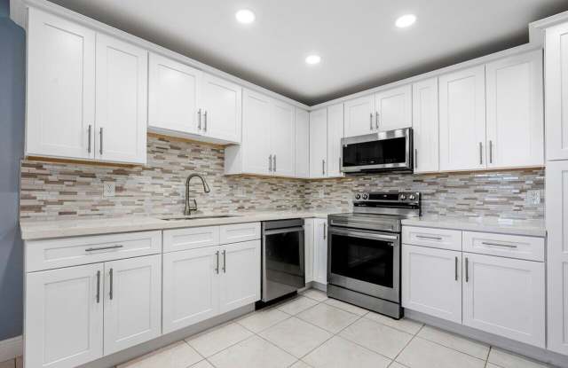 1740 NW 19th Terrace unit: 204 photos photos