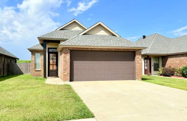 Charming 3BR home in Youngsville- Wells Landing Subdivision - 701 Rolling Mill Lane, Youngsville, LA 70592