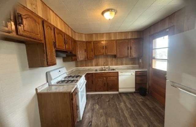 922 Vankirk St photos photos