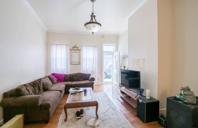 Three Bed Pennsport Apartment Gallery 4