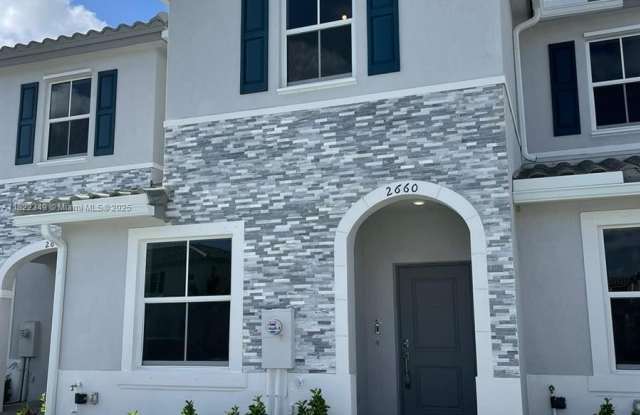 2660 SE 19th St photos photos